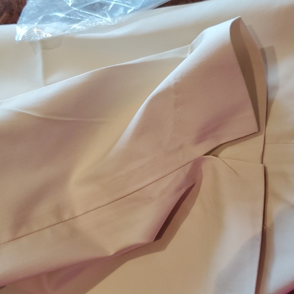 Cream Capris for Effortless Style - Picture 7 of 9